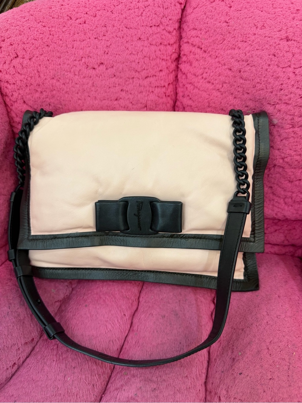Salvatore Ferragamo Pink and Black Vara Bow Shoulder Bag
